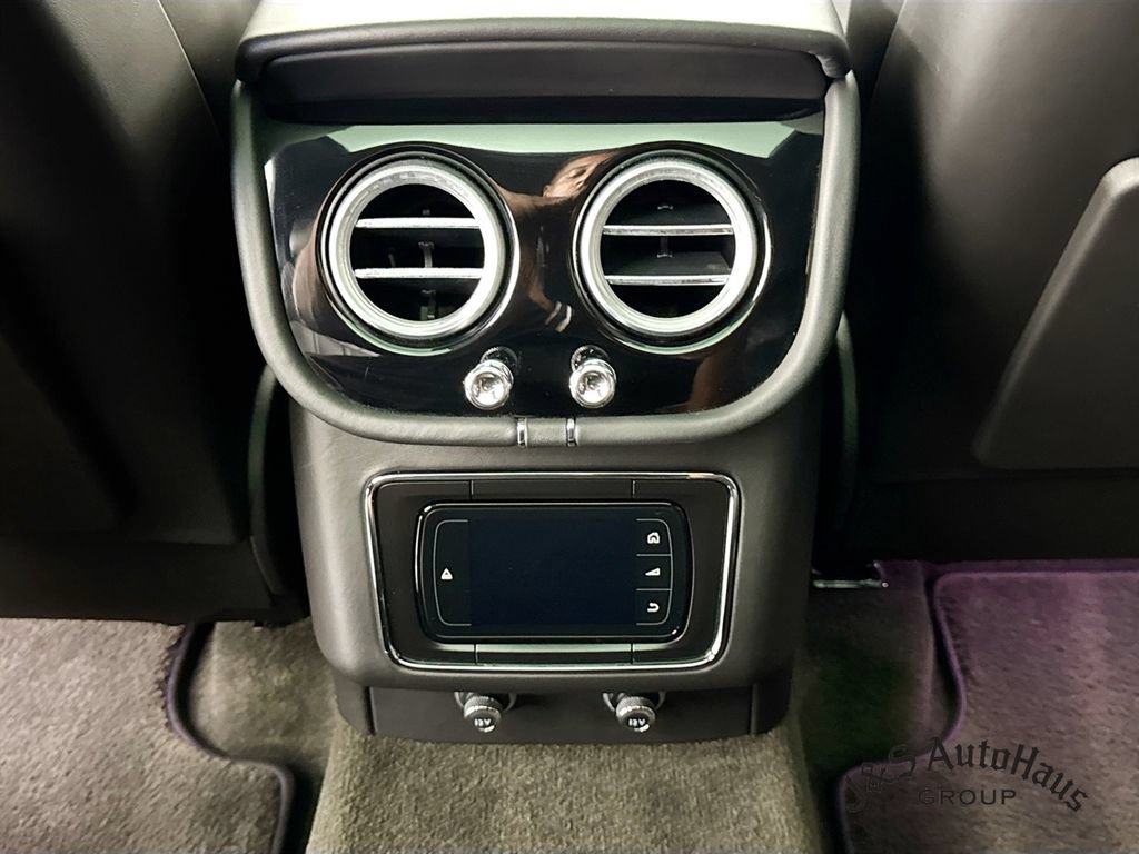 Used 2018 Bentley Bentayga AWD/4WD image 32