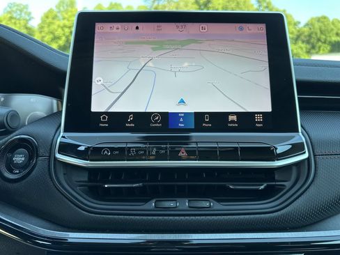 Certified 2022 Jeep Compass Trailhawk w/ Trailhawk Elite Group AWD/4WD image 11