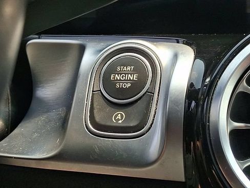 Used 2021 Mercedes-Benz GLB 250 4MATIC image 26