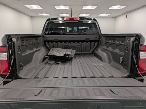 Used 2024 GMC Canyon Elevation w/ Elevation Premium Package image 24