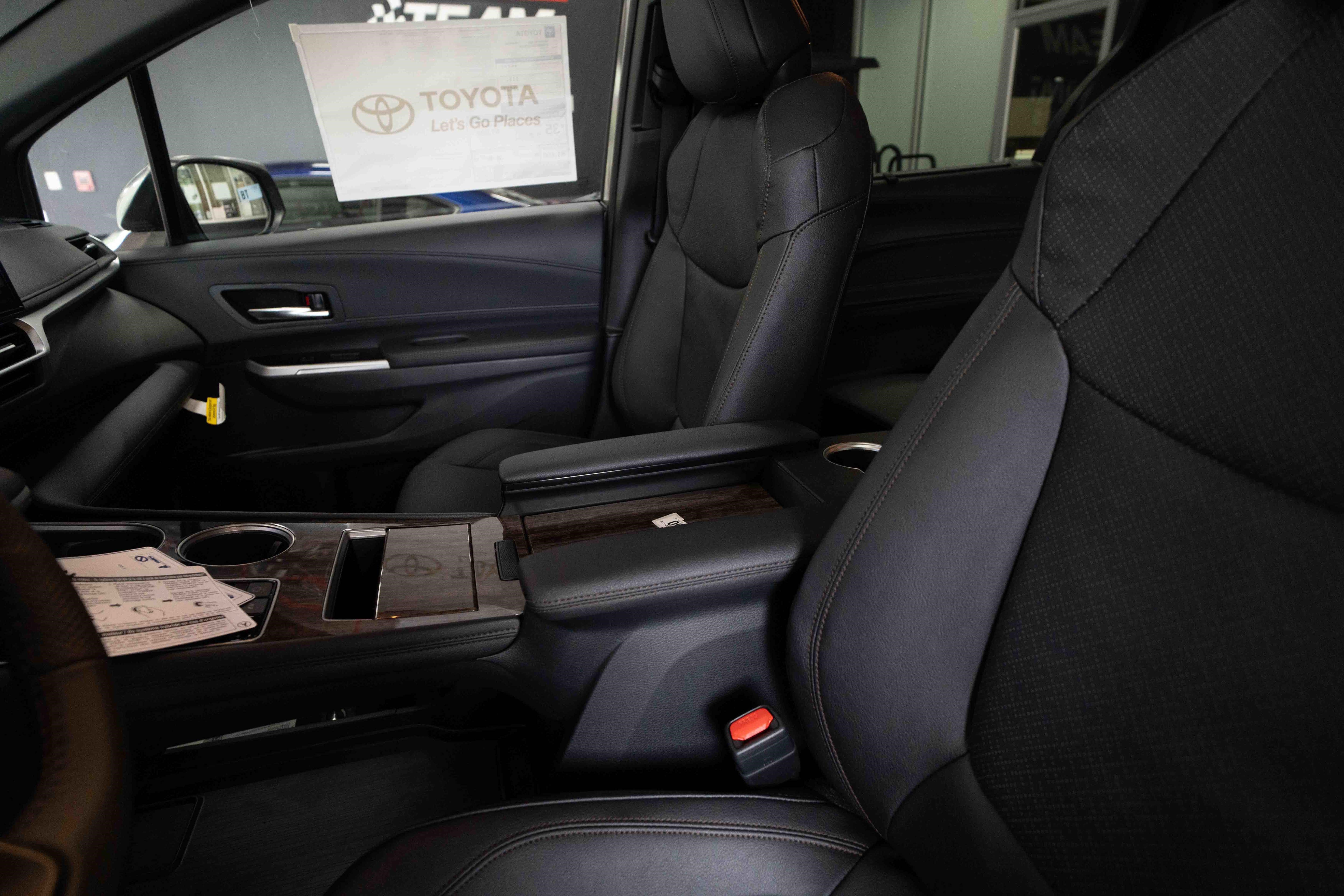 New 2026 Toyota Sienna Platinum AWD/4WD image 10