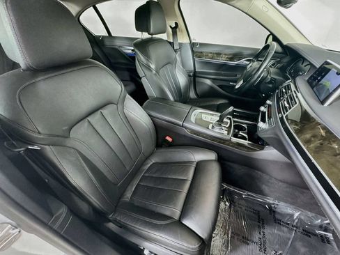 Used 2018 BMW 750i xDrive AWD/4WD image 31