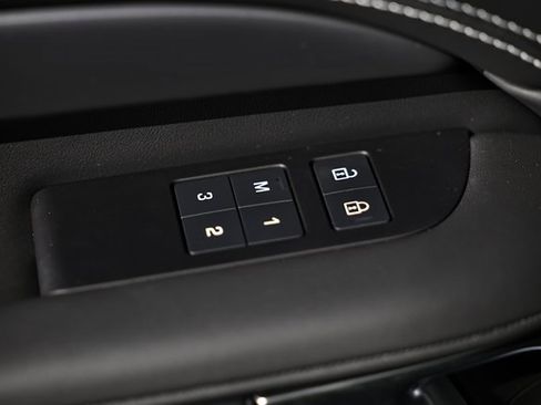 New 2025 Land Rover Discovery Metropolitan Edition image 20