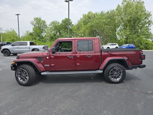 Used 2021 Jeep Gladiator Overland w/ Trailer Tow Package AWD/4WD image 17