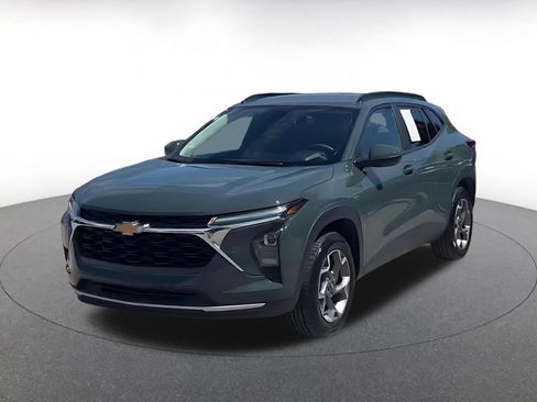 Used 2025 Chevrolet Trax LT FWD image 7