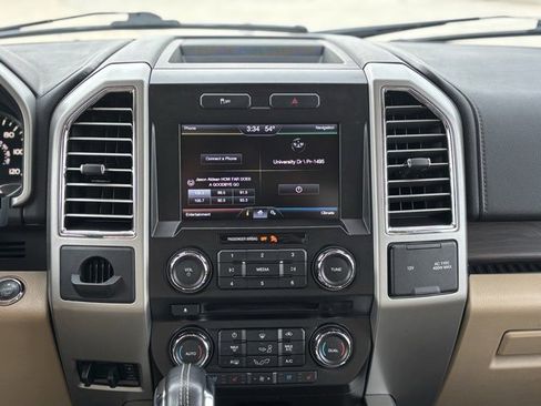 Used 2015 Ford F150 Lariat image 21