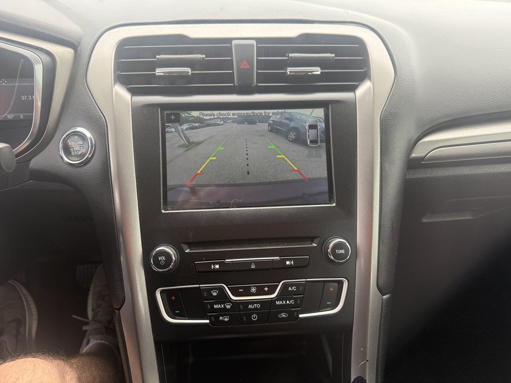 Used 2017 Ford Fusion SE w/ Fusion SE Technology Package FWD image 17