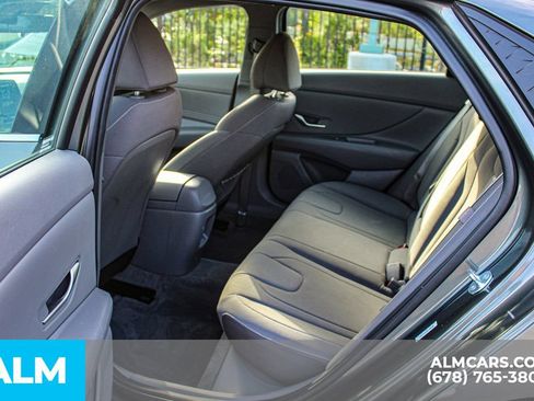 Used 2025 Hyundai Elantra SEL FWD image 16
