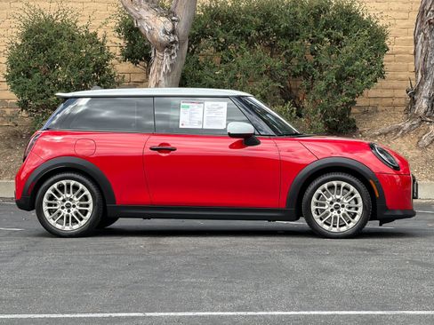Used 2025 MINI Cooper S FWD image 8