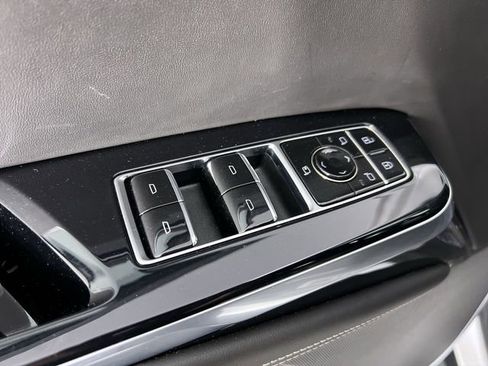 Used 2025 Cadillac Escalade ESV Sport Platinum image 24