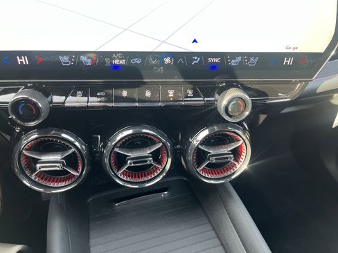 Used 2025 Chevrolet Blazer EV RS image 31