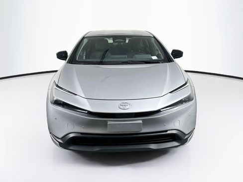 Used 2025 Toyota Prius LE FWD image 2