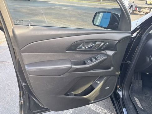 Used 2021 Chevrolet Traverse High Country image 14