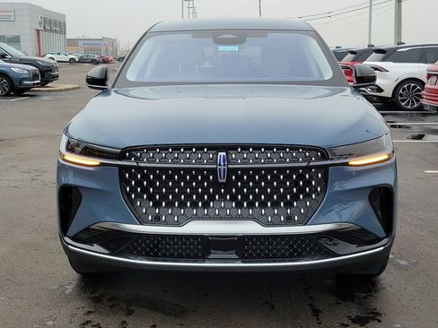 New 2026 Lincoln Nautilus Premier image 2