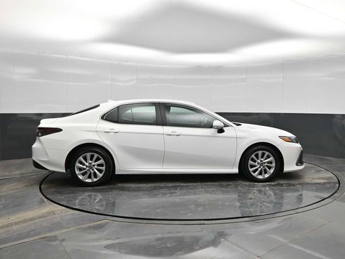 Used 2024 Toyota Camry LE image 9