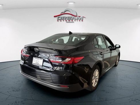Used 2025 Toyota Camry LE FWD image 19