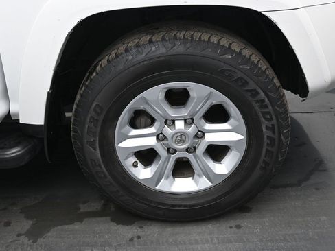 Used 2021 Toyota 4Runner SR5 Premium image 40