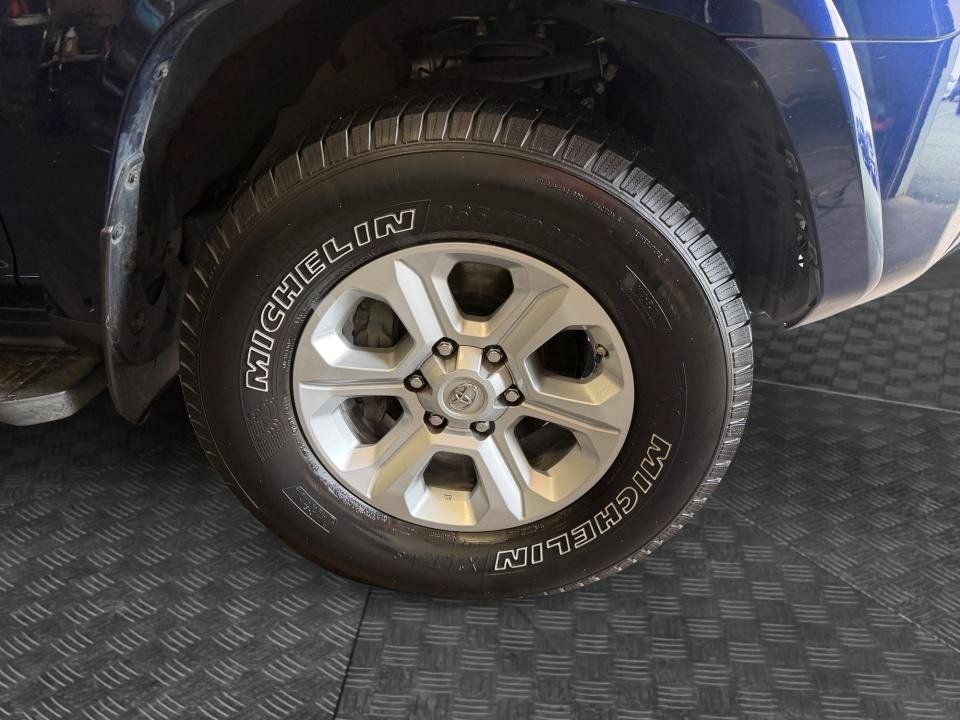 Certified 2019 Toyota 4Runner SR5 Premium AWD/4WD image 29