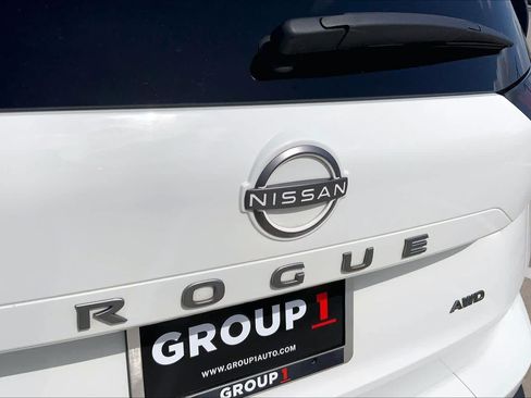Used 2024 Nissan Rogue S AWD/4WD image 30