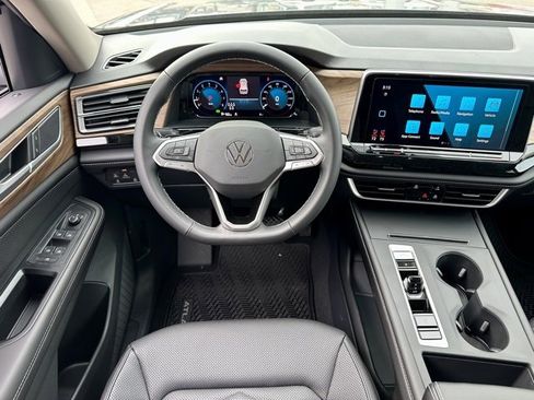 New 2026 Volkswagen Atlas SE image 15