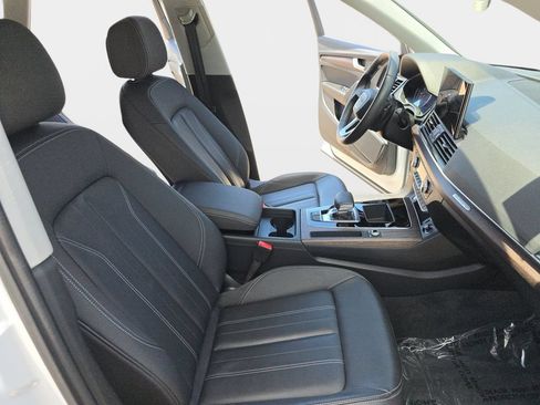 Used 2023 Audi Q5 2.0T Premium w/ Convenience Package AWD/4WD image 12