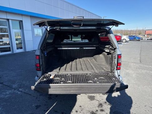 Used 2023 Nissan Frontier PRO-4X w/ Pro-4X Premium Package image 18