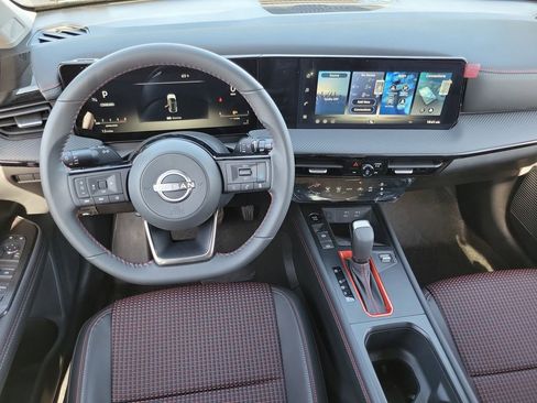 New 2026 Nissan Kicks SR image 4