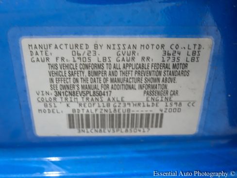 Used 2023 Nissan Versa SV image 34