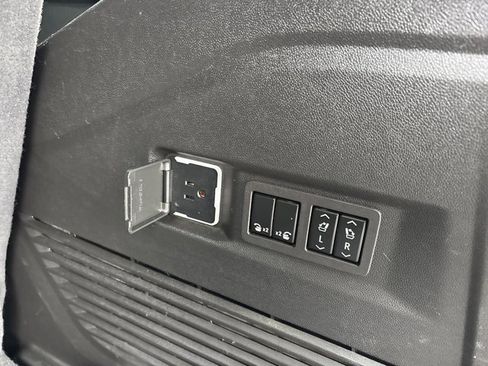 Used 2023 Chevrolet Tahoe RST w/ Sport Performance Package image 8