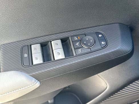 New 2025 Mitsubishi Outlander SEL image 18