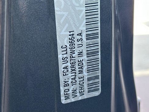 Used 2023 Jeep Wrangler Unlimited Rubicon 4xe image 37