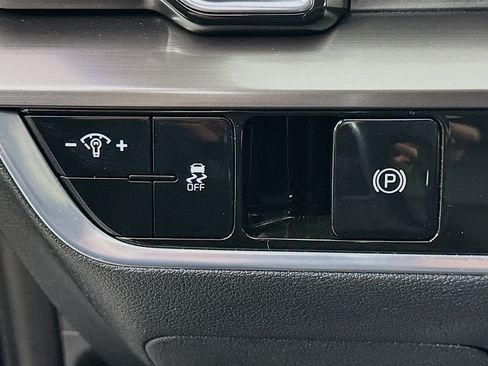 Used 2023 Kia Sportage EX image 17