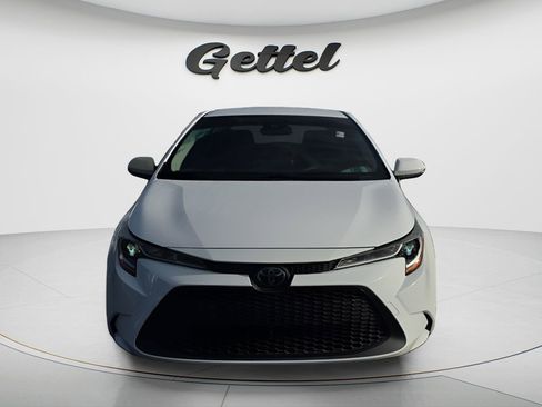 Used 2020 Toyota Corolla LE FWD image 2