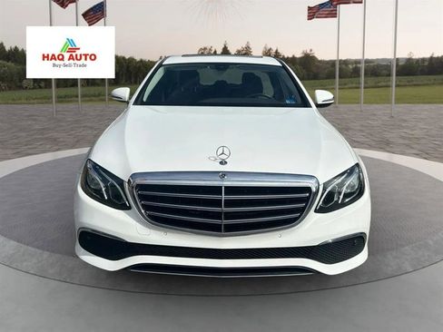Used 2018 Mercedes-Benz E 300 4MATIC image 2