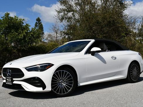 Used 2025 Mercedes-Benz CLE 300 4MATIC Cabriolet image 23