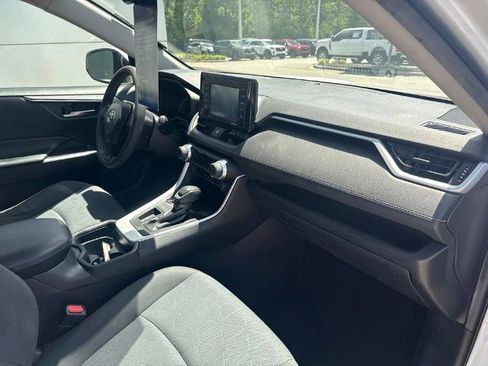 Used 2020 Toyota RAV4 XLE w/ Convenience Package FWD image 33