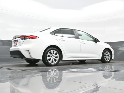 Used 2023 Toyota Corolla LE FWD image 31