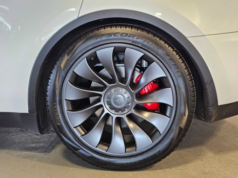 Used 2020 Tesla Model Y Performance AWD/4WD image 8