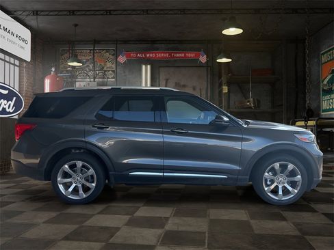 Used 2020 Ford Explorer Platinum w/ Premium Technology Package image 7