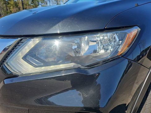 Used 2019 Nissan Rogue S AWD/4WD image 33