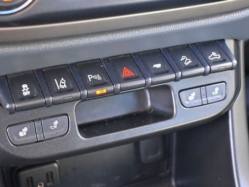 Used 2021 Chevrolet Colorado Z71 w/ Safety Package image 8