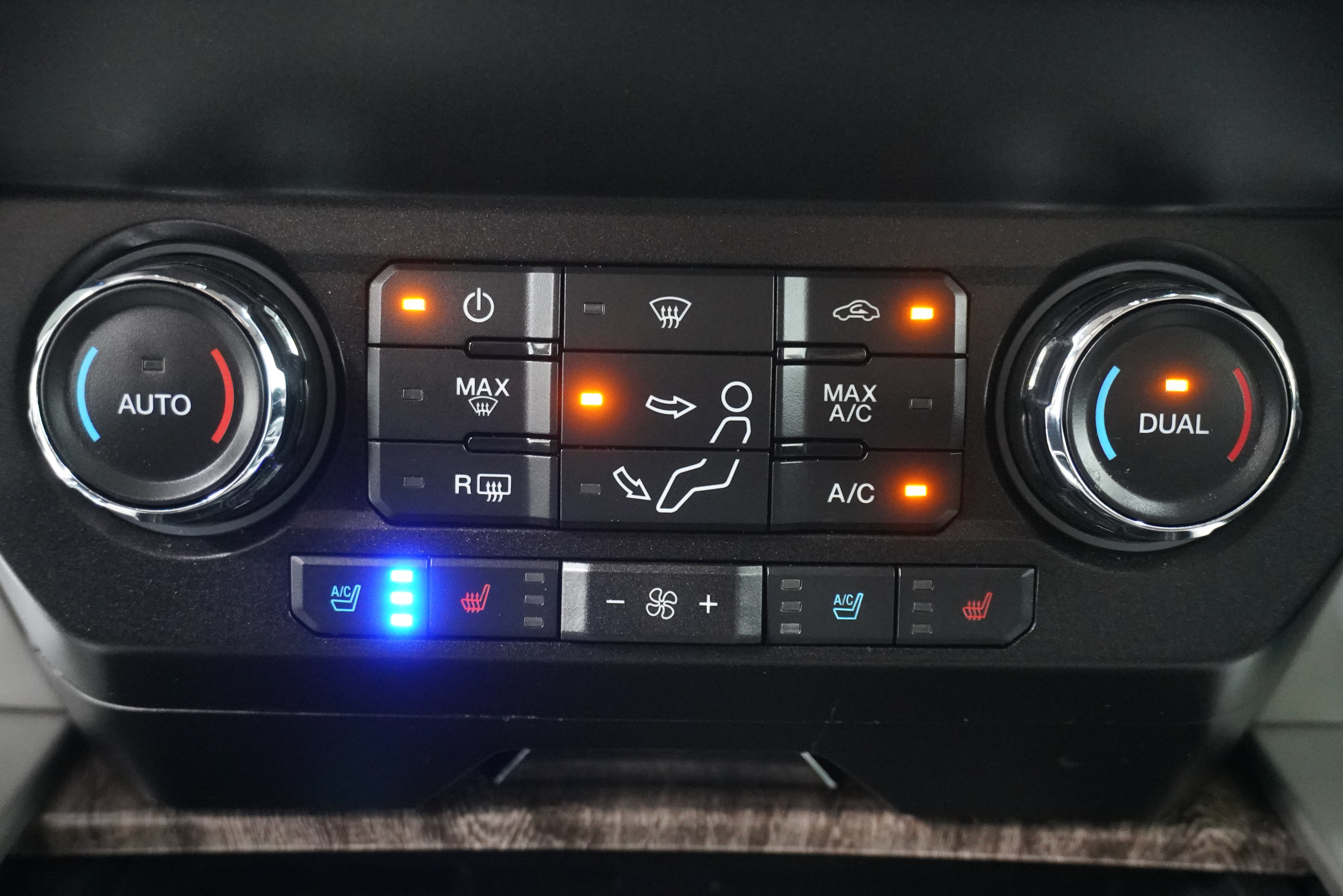 Used 2019 Ford F250 Lariat w/ Lariat Ultimate Package AWD/4WD image 22