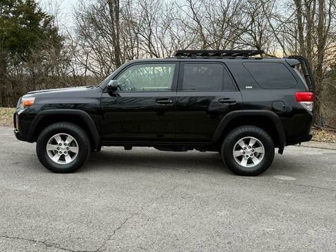 Used 2010 Toyota 4Runner SR5 image 3