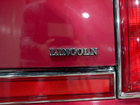 Used 1990 Lincoln Mark VII LSC RWD image 27