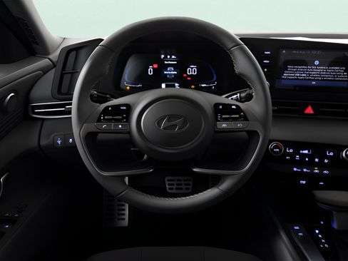 Used 2025 Hyundai Elantra Sport FWD image 16