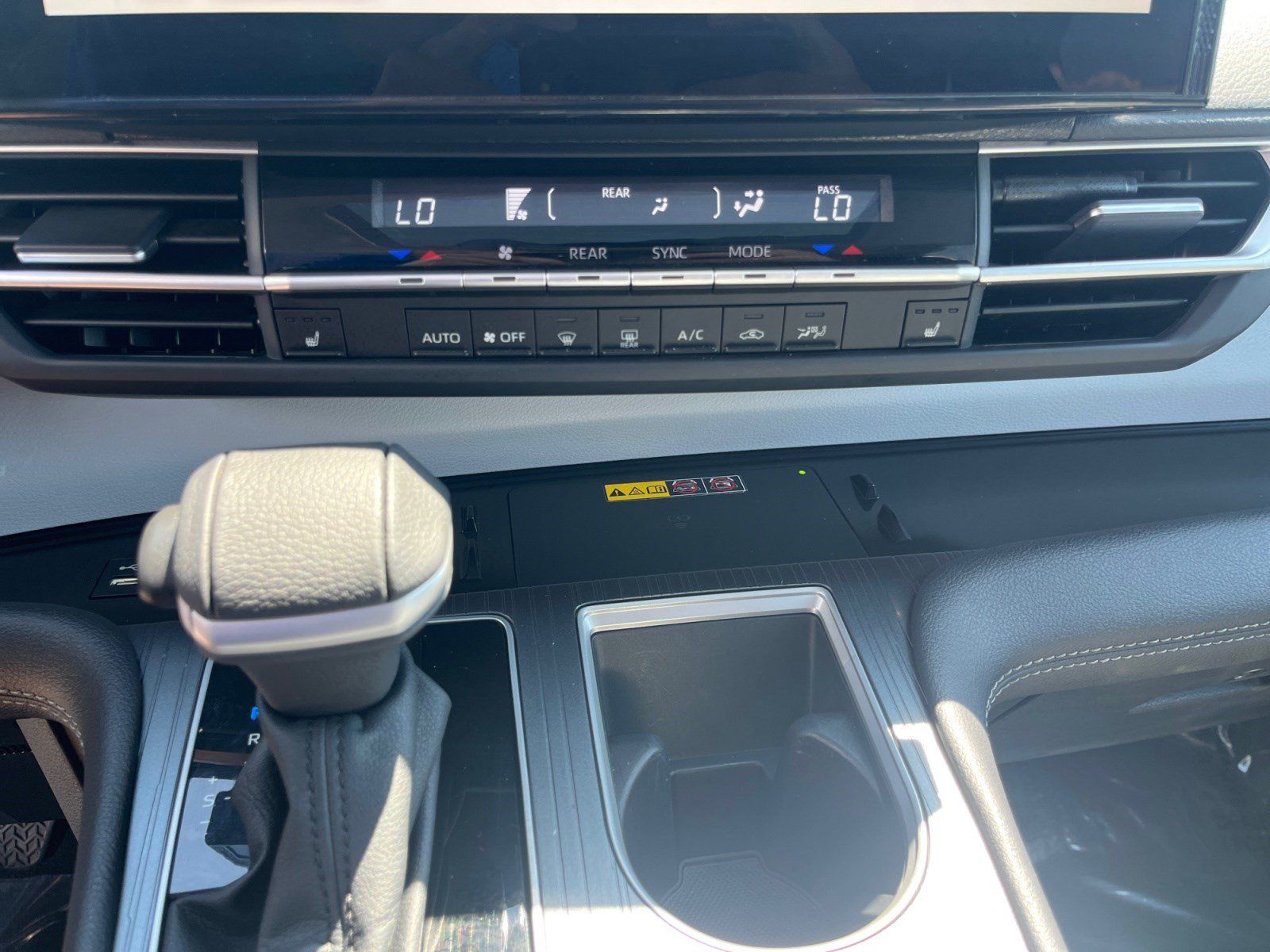 Certified 2026 Toyota Sienna XLE FWD image 19