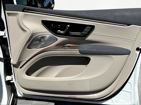 Used 2023 Mercedes-Benz EQS 450+ SUV image 30