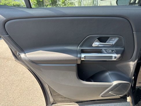 Certified 2025 Mercedes-Benz GLB 250 4MATIC image 17