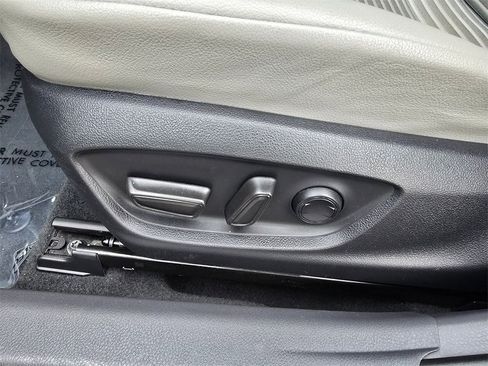 Certified 2023 Toyota Camry SE image 25