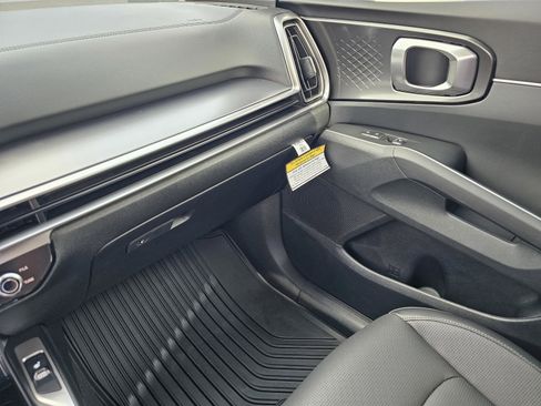 New 2025 Kia Sorento S image 22